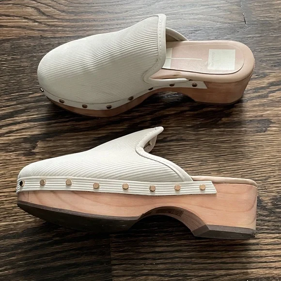 Dolce Vita Cream Slip-On Clogs - Picture 4 of 7